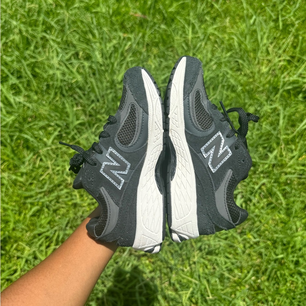 New Balance Black and White Athletic Shoes - Picture 5 of 7